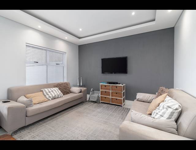 4 BEDROOM FREEHOLD FOR SALE IN SAGEWOOD